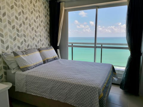 Bed, Bedroom, Sea view