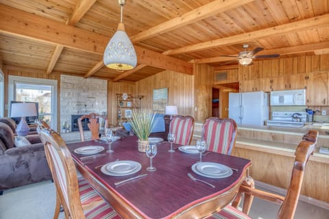 Sea Princess MCA 1227 - Meredith Lodging House in Manzanita