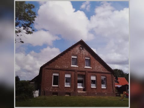 Huus fiev ` Apartment in Neuharlingersiel
