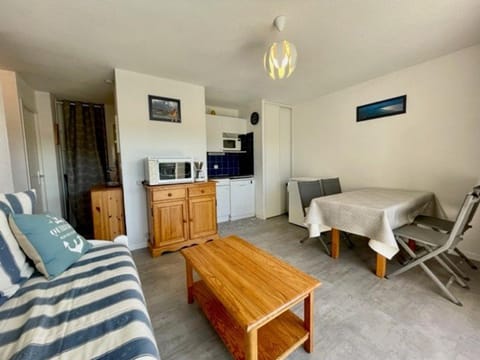 Quiberon: Appart 3 pièces, 5 pers, Animaux admis, Piscine - FR-1-478-85 Apartment in Quiberon