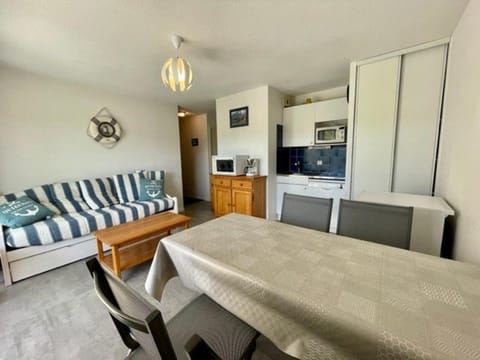 Quiberon: Appart 3 pièces, 5 pers, Animaux admis, Piscine - FR-1-478-85 Apartment in Quiberon