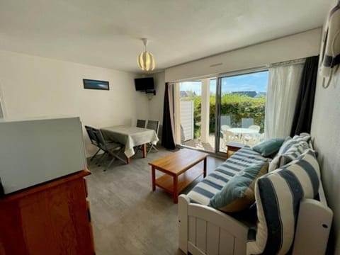 Quiberon: Appart 3 pièces, 5 pers, Animaux admis, Piscine - FR-1-478-85 Apartment in Quiberon