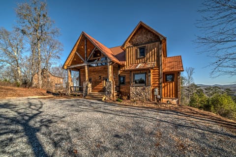 Falcons Lair House in Blue Ridge