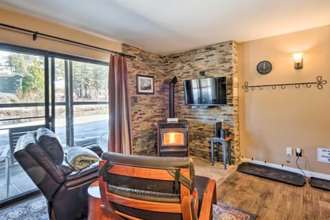 Walk to Ski Lift and Village Lovely Kirkwood Condo! Apartment in Kirkwood