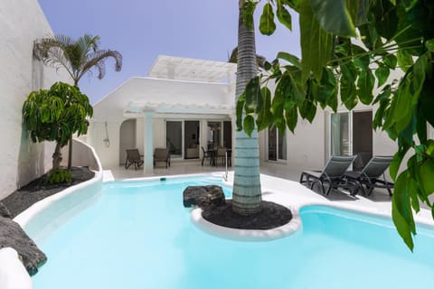 Patio, Balcony/Terrace, Pool view, Swimming pool, Swimming pool