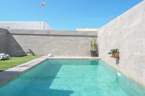 Property building, Swimming pool