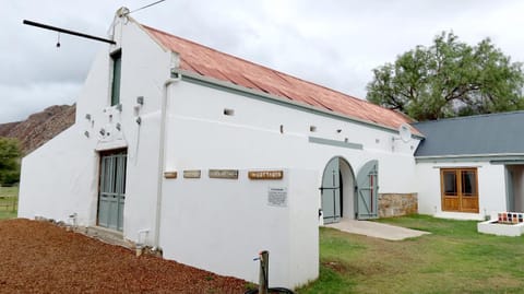 Property building, Facade/entrance, Garden