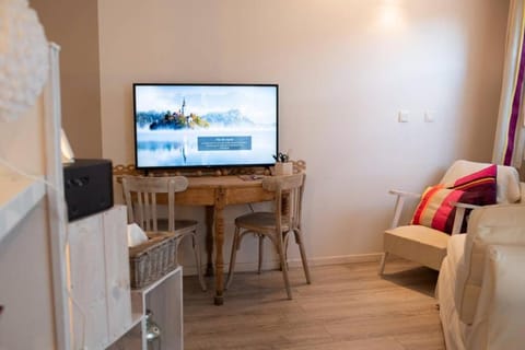 TV and multimedia, Seating area