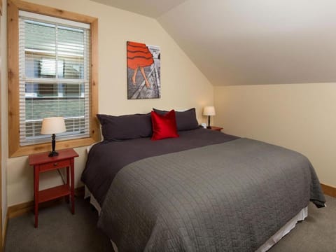 Maison Rouge #23 House in Chelan (In Town)