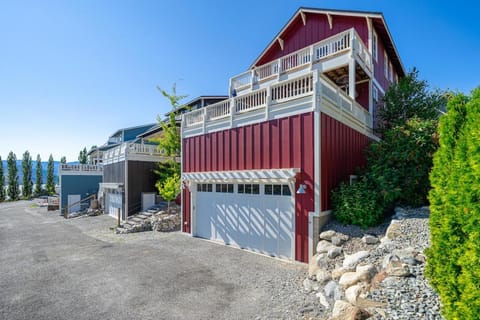 On A Whim #65 House in Chelan (In Town)