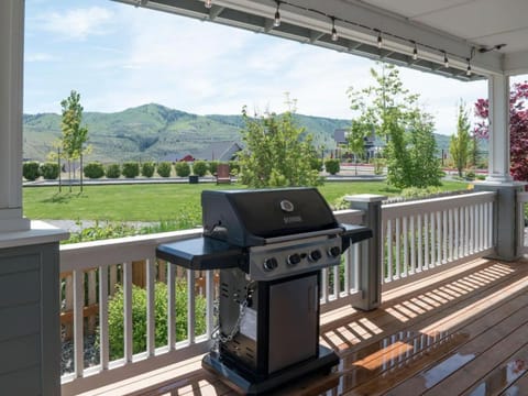 Sandy Wine #22 House in Chelan (In Town)