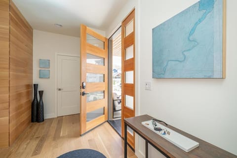 Summersalts #55 With Carriage House House in Chelan (In Town)