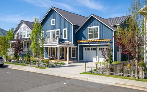 Best.Day.Ever. #58 House in Chelan (In Town)