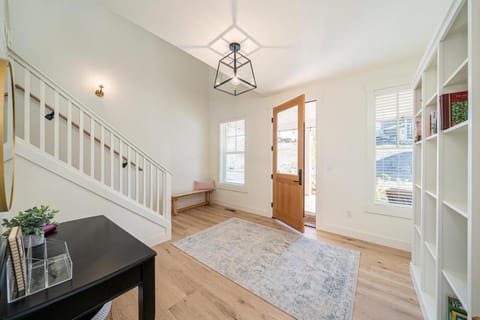 Best.Day.Ever. #58 House in Chelan (In Town)