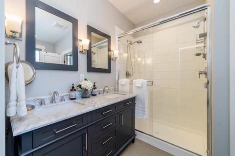 Independence #82 House in Chelan (In Town)