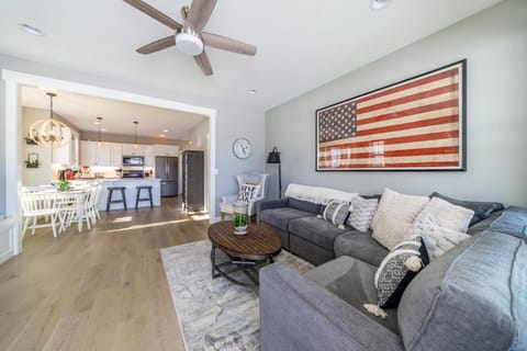 Independence #82 House in Chelan (In Town)