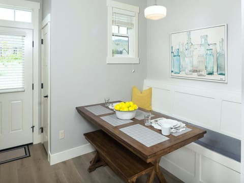 A Perfect Day #25 House in Chelan (In Town)