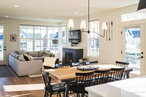 Big Sky #93 House in Chelan (In Town)