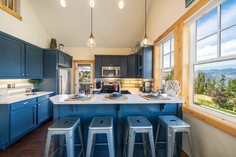 Ready or Knot #40 House in Chelan (In Town)