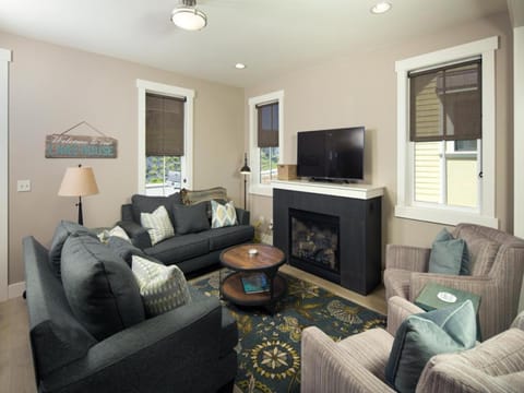 Better Lake Than Never #72 House in Chelan (In Town)