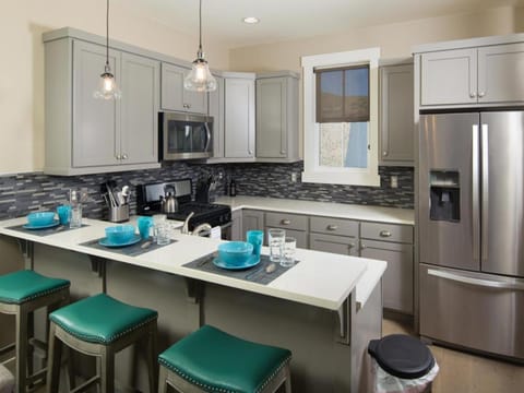 Better Lake Than Never #72 House in Chelan (In Town)