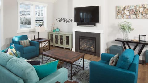 Happy Hours #26 House in Chelan (In Town)