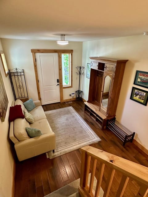 Joie De Vivre #57 House in Chelan (In Town)