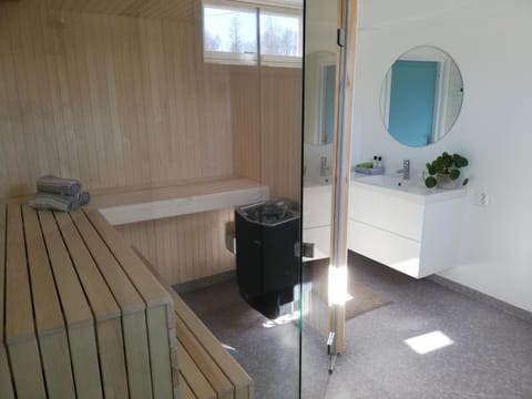 Sauna, Bathroom