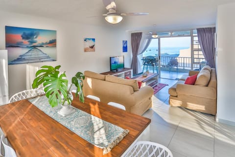 Living room, Seating area, Dining area, Sea view