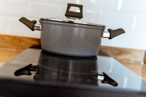 Brand New Studio, Sea View, AirCon, Wifi Apartment in Roquebrune-Cap-Martin