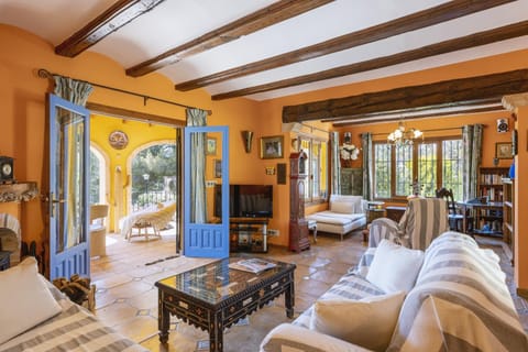 Communal lounge/ TV room, Living room