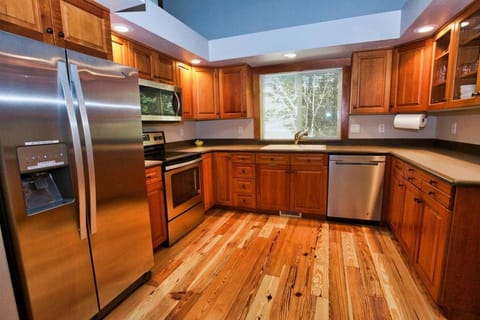 Peace in the Pines by Casago McCall - Donerightmanagement House in McCall