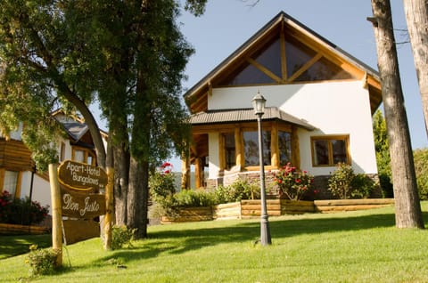 Property building, Facade/entrance, Spring, Off site, Day, Garden, Lobby or reception, Garden view, Lake view, Mountain view
