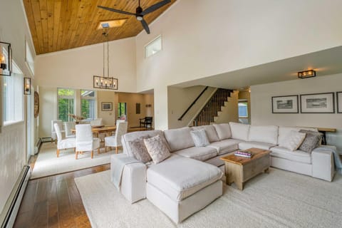 The Mountain House Windham Retreat with Hot Tub! House in Windham