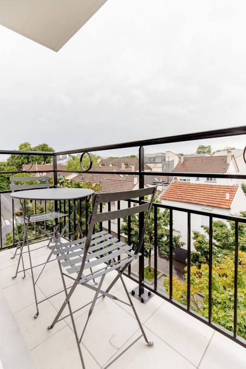 Artist Retreat Apartment in Noisy-le-Grand