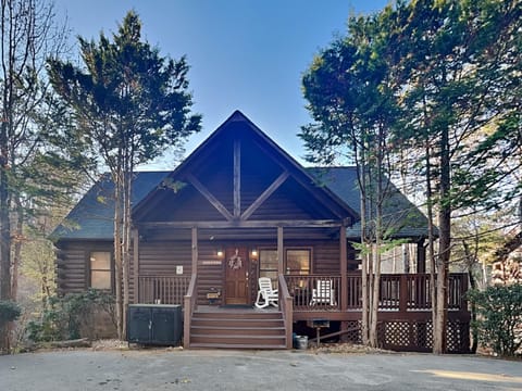 Mountain Flower House in Pigeon Forge