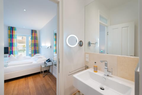 Bed, Bathroom, TV and multimedia, Balcony/Terrace