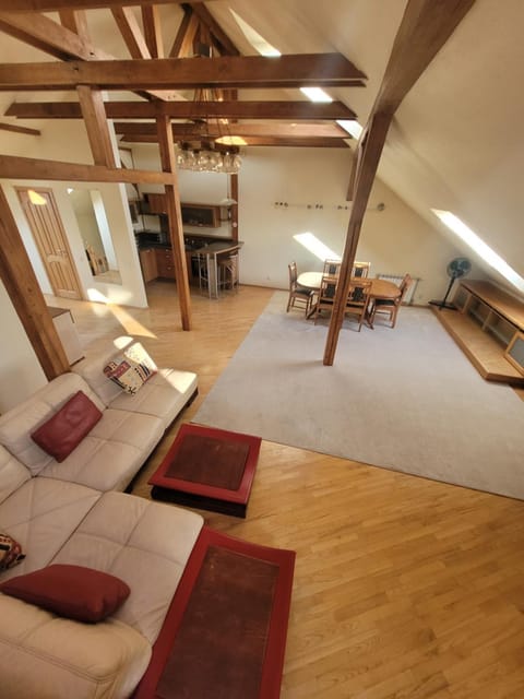 Seating area, Dining area, kitchen