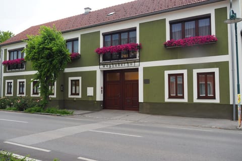 Property building, Facade/entrance