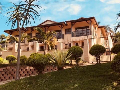 Property building, Day, Garden, Garden view