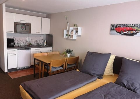 Kitchen or kitchenette, Seating area, Dining area