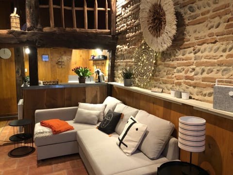 Kitchen or kitchenette, Living room, Seating area
