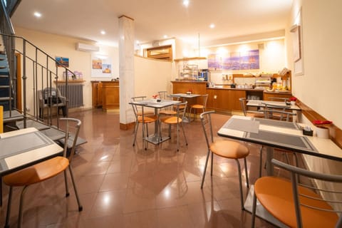 Lobby or reception, Breakfast
