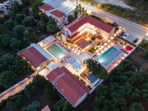 Property building, Bird's eye view, Garden