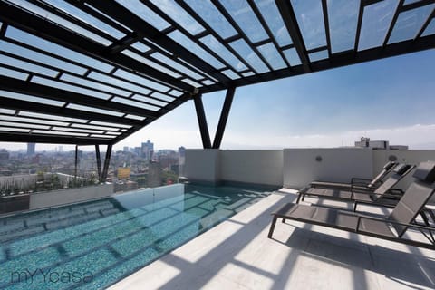 City view, Swimming pool, sunbed