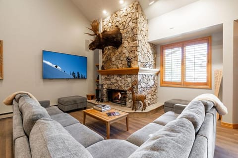 Strawberry Park True Ski In Ski Out by Vail Realty Apartment in Beaver Creek