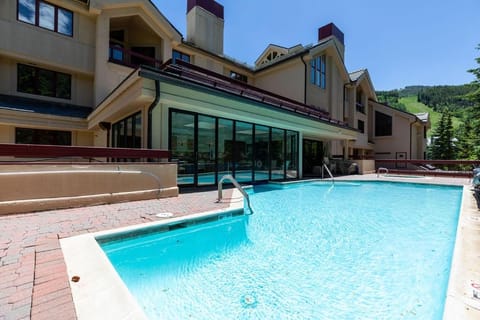 Strawberry Park True Ski In Ski Out by Vail Realty Apartment in Beaver Creek