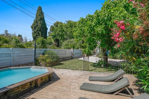 Le Mas de Lila , vieux mas en pierres avec piscine Villa in La Londe-les-Maures