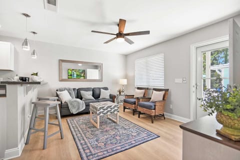 Secret Cottage 10 min to DT Dogs OK BBQ Parking House in Saint Augustine