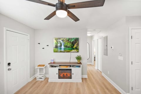 Secret Cottage 10 min to DT Dogs OK BBQ Parking House in Saint Augustine